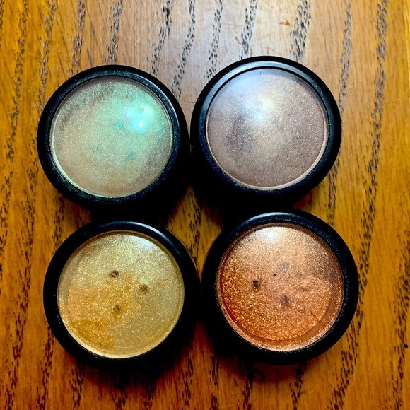 INNOCENCE Mineral Beauty - Loose Mineral Shimmering Eyeshadow’s - Picture 1 of 4